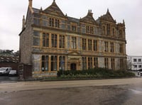 Councillors call to delay library revamp