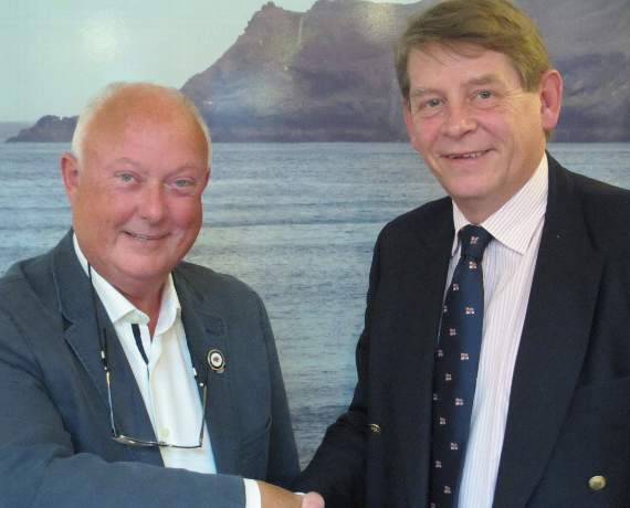 Dartmouth RNLI fundraising chairman steps down