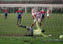 Leaders Salcombe held to a draw
