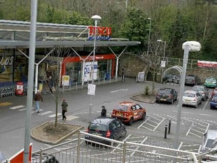 Tesco plans new 90-minute limit to ease parking pressure