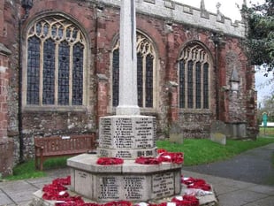 Totnes Town Council refuses to veto plans to move war memorial