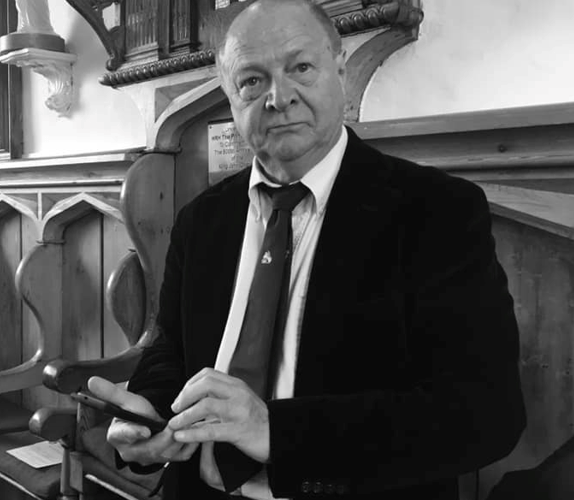 Cllr Ray Hendriksen