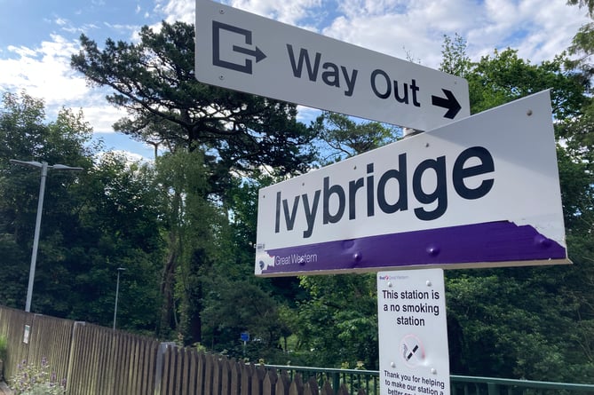 Ivybridge station sign