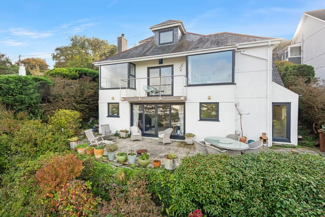 Look inside this countryside home that has “superb” panoramic views