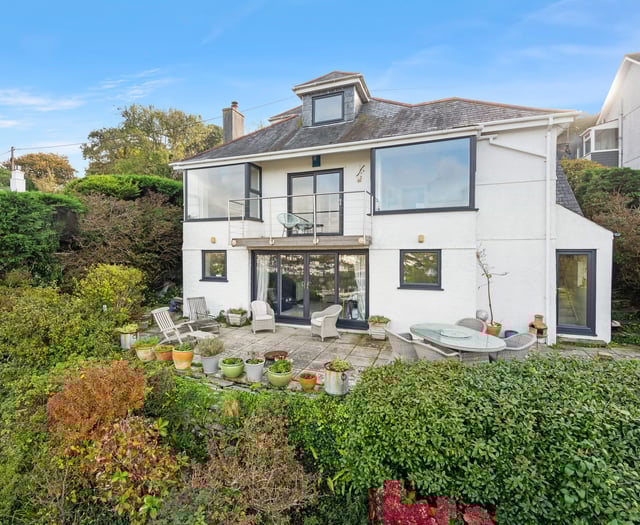 Look inside this countryside home that has “superb” panoramic views