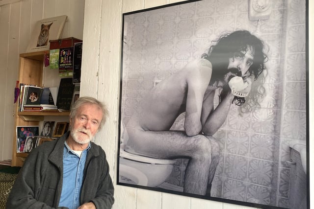 Zappa snapper displays lost pics