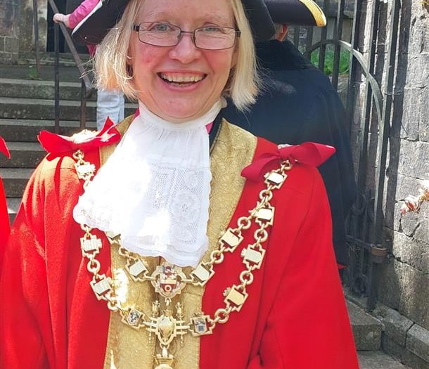 Concern in Totnes over 'truth speakers' conference