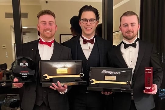 Luke Ryan and Mike with teir awards.
Picture: Snap-on Tools (Aug 2023