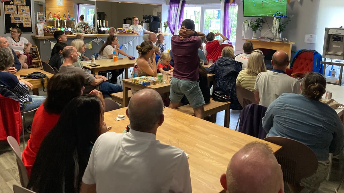 Cheering on the Lionesses in Woolwell | southhams-today.co.uk