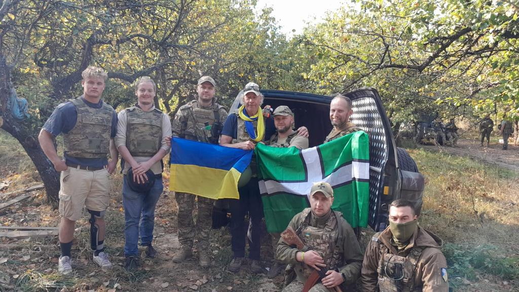 Father and sons help Ukraine