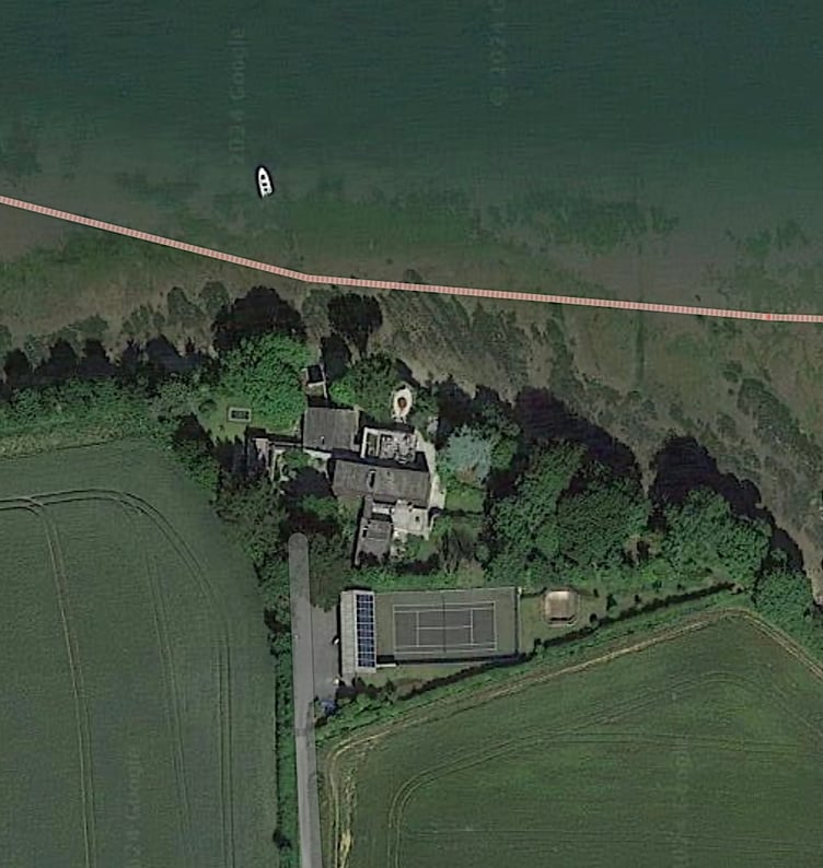 The property is located in West Alvington, between Salcombe and Kingsbridge