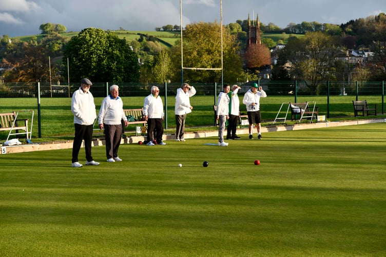 Totnes bowls action in the sunshine