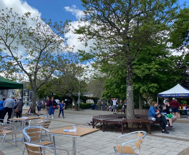 Dartmouth hosts civic day for D-Day statue fund