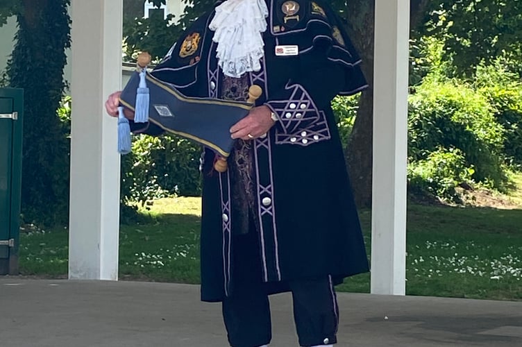 Kingsbridge Town Crier Roger Pinder. Photo Tom Ladds
