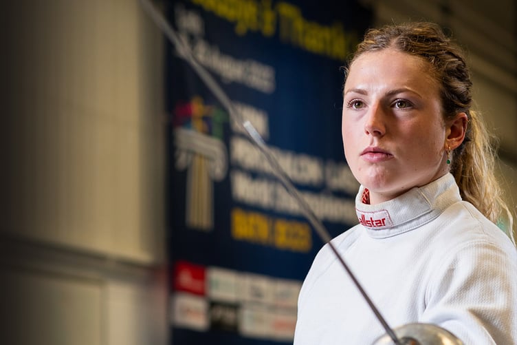 Kerenza Bryson fencing