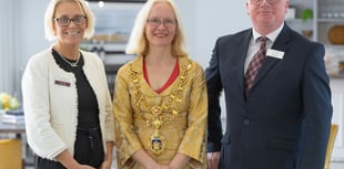 Totnes mayor celebrates new over 60's community 
