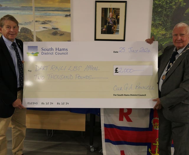Former Chairman raises thousands for RNLI