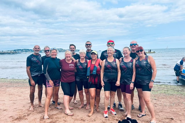Dart Gig Rowing Club take on Goodrington Sands 