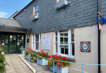 Quay Quilters to hold a material sale