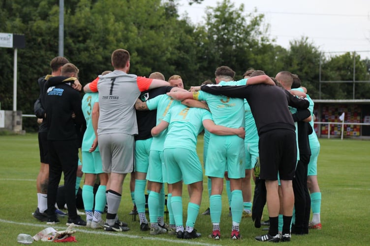 Ivybridge Town huddle