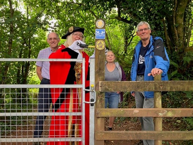 Mayor and ramblers