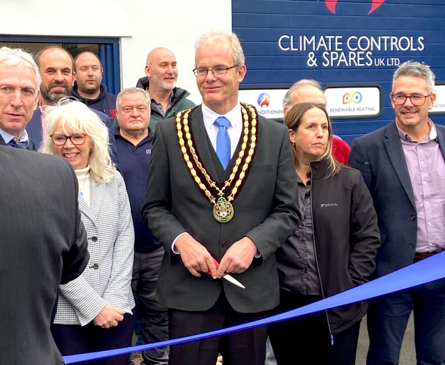 Mayor officiates opening of Ivybridge heat pump specialist 
