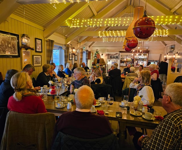 Salcombe RNLI fundraising and sea crews get festive