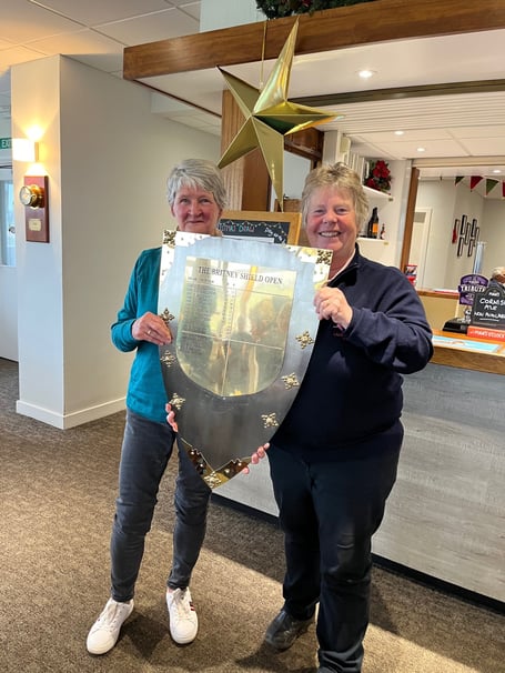 Ladies competition winner Liz Sharman and lady captain Pam Adams with the magnificent (and heavy) Britney Shield