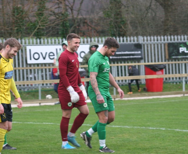 Ivybridge Town's 10-men fall to Western League defeat