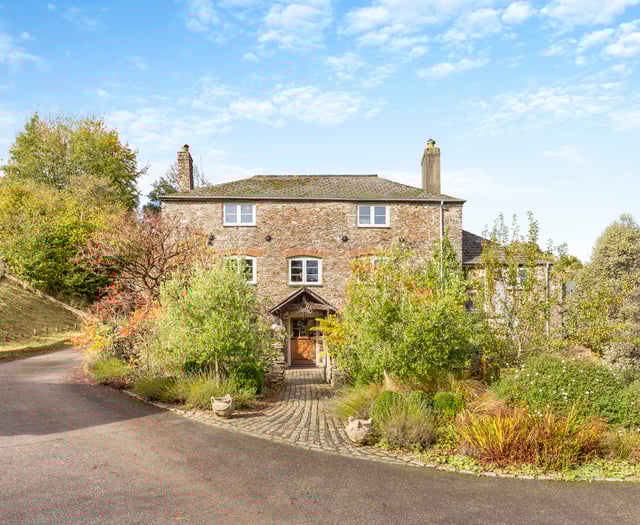 "Stunning" 16th century farmhouse for sale with its own swimming pool 