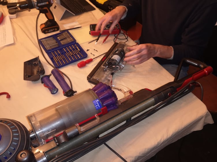 Repairing a vacuum cleaner