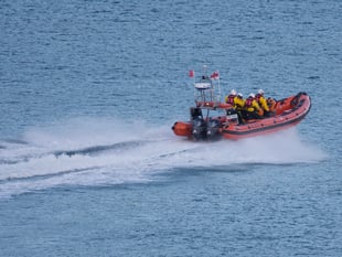 Lone yachtsman rescued by Dart RNLI