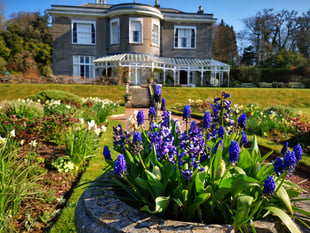 Visit beautiful gardens and raise funds for hospice