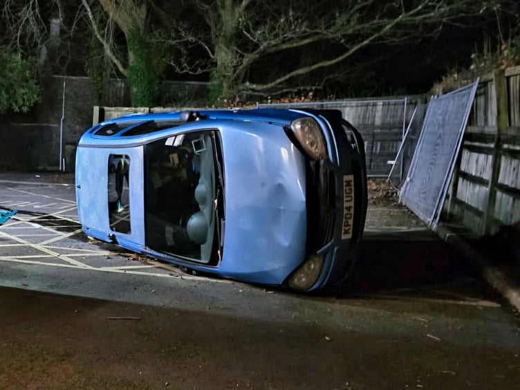 The car on its side-DSFS