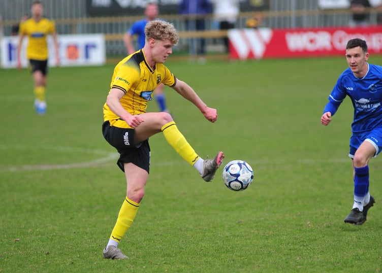 Football. Western  Football League Premier Division. Buckland Athletic versus Ilfracombe Town. A 2-1win for Buckland at Homers Heath