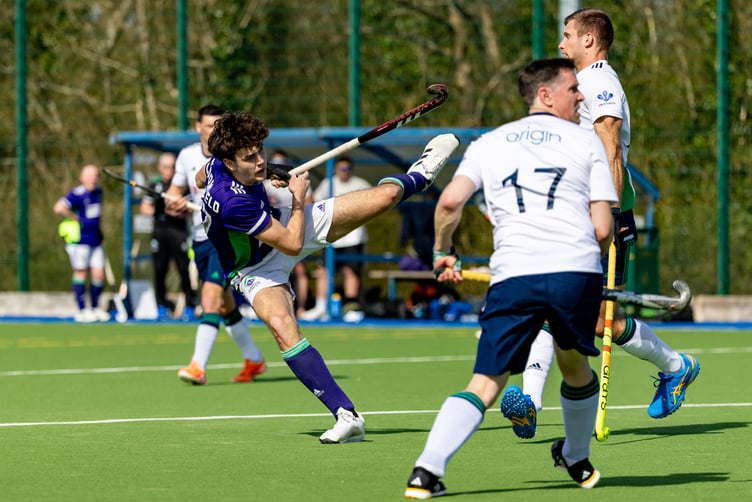 Ashmoor Hockey Club Men's 1st XI vs Chichester HC Men's 1st XI - 30th March 2025. Sol Bloomfield finishes off his solo run with a great strike to equalise for Ashmoor