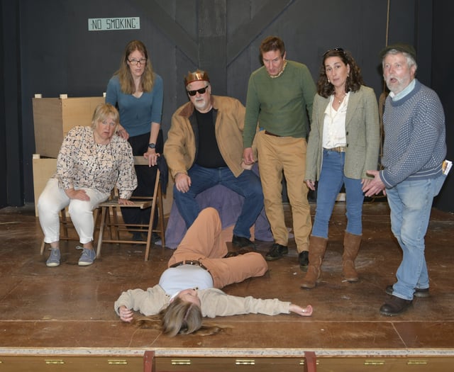 South Brent Amateur Dramatic Society stages 'A Bunch of Amateurs'