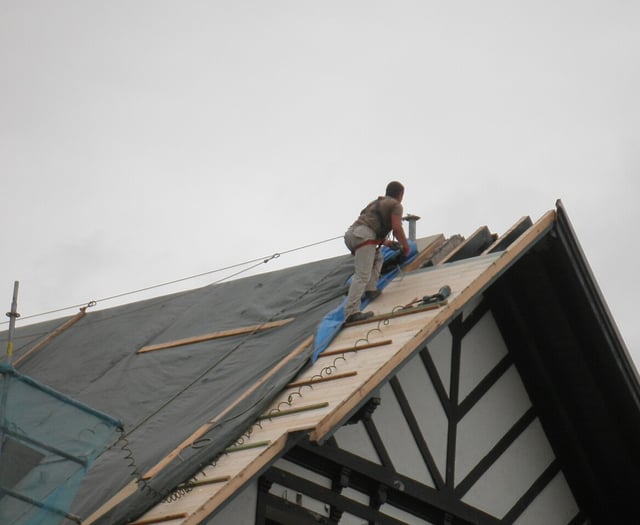 Police warn of rogue roof traders