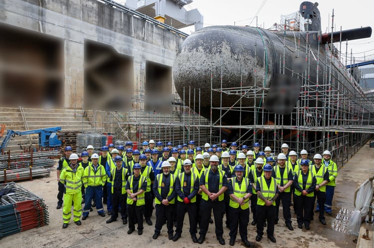 HMS Victorious Dry Dock Group Photo 

The crew of HMS Victorious took the opportunity to have a group photo at the bottom of 9 dock before important deep maintaince on the 27th march 2025. 