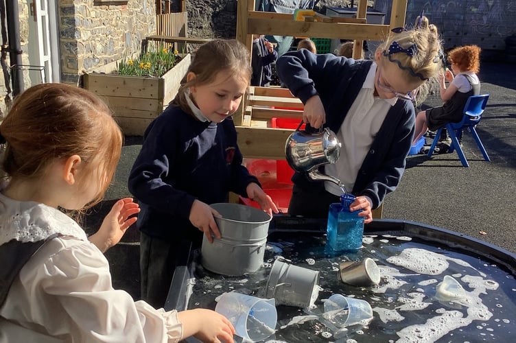 Broadhempston Village Primary School