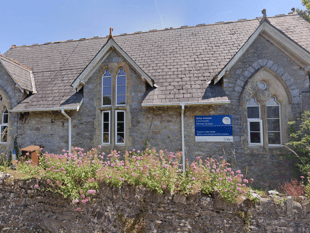 Totnes primary school closes amid burst water pipe disruption