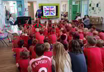 David Hill visits Harbertonford Primary