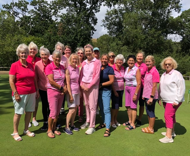 Dartmouth ladies fundraising for Breast Cancer Now