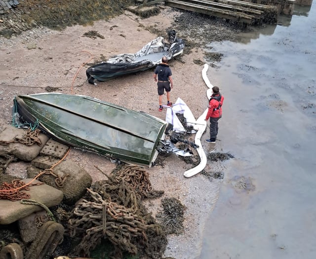 Fires on boats in Waterhead Creek