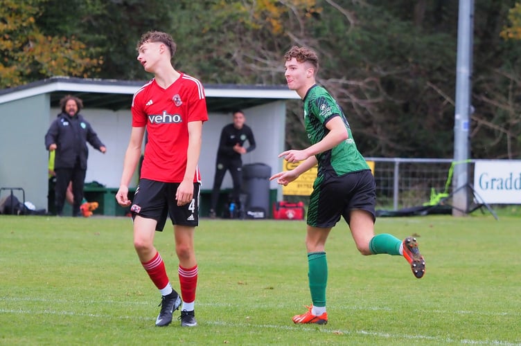 Ryan Smith strikes for Ivybridge