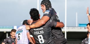 Slade masterclass helps Chiefs cruise to another victory