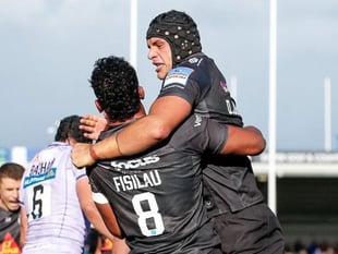 Slade masterclass helps Chiefs cruise to another victory