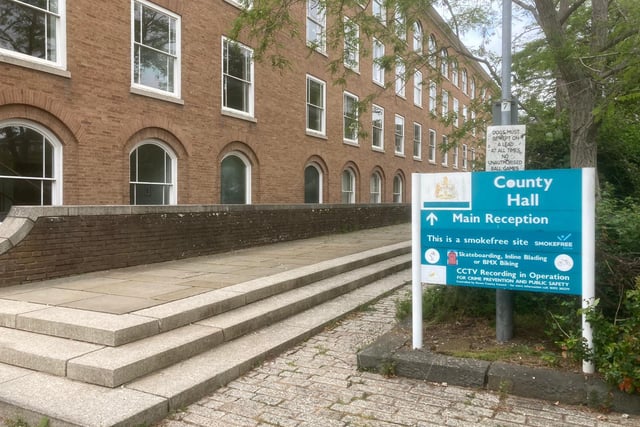 Reform leader slams ‘£4k per meeting’ sound system costs
