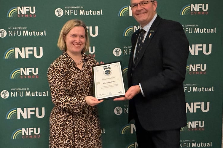 Rebecca Smith MP graduates from the NFU Food and Farming Fellowship