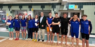 Kingfishers Ollie and Frida rule the pool